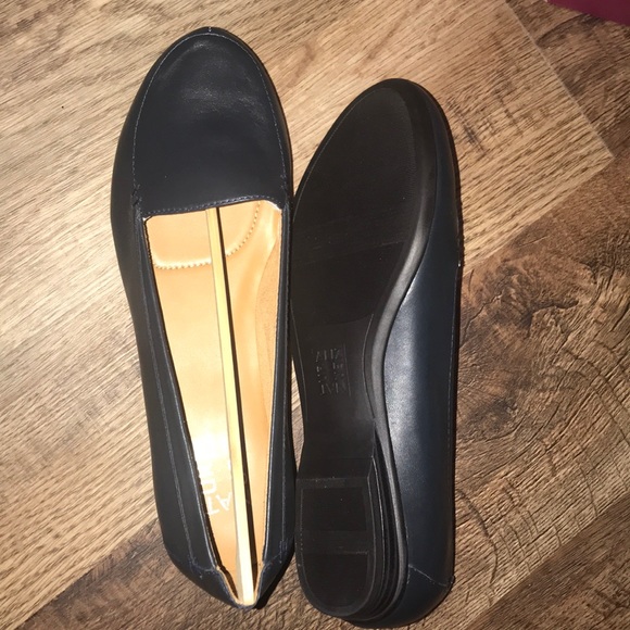saban naturalizer shoes